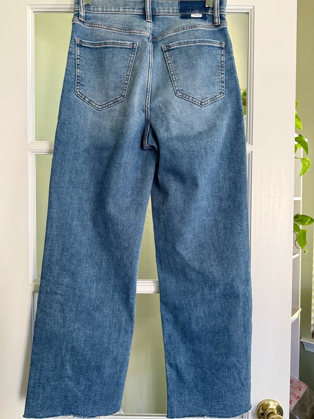 Daze Daily Driver High Rise Straight Leg Jeans Vintage Wash Distressed Size 26 - Picture 2 of 8
